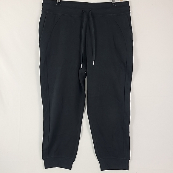 lululemon athletica Pants - Lululemon Women's Scuba High-Rise Cropped Jogger 23.5" Black Size 12 EUC